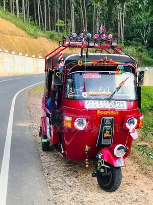 Bajaj RE 2013