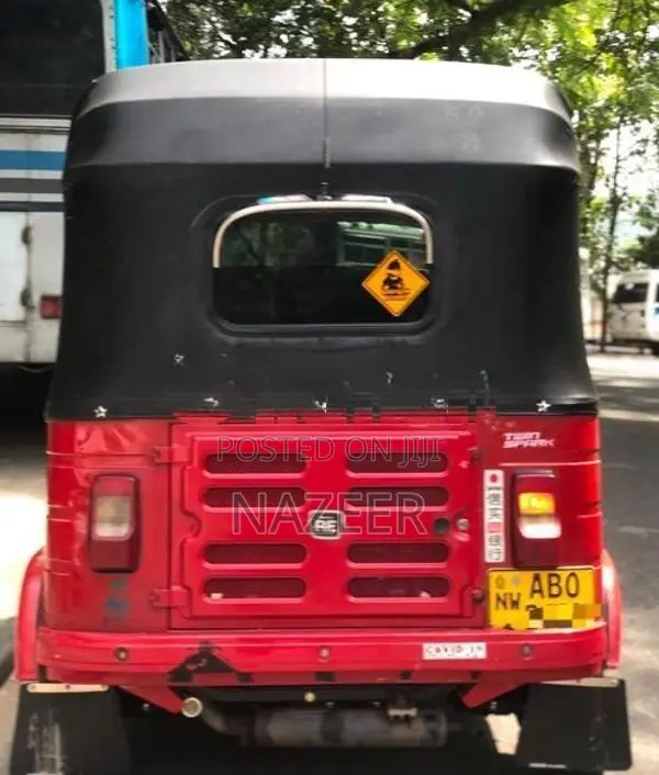 Bajaj RE 2016
