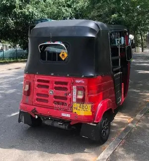 Bajaj RE 2016