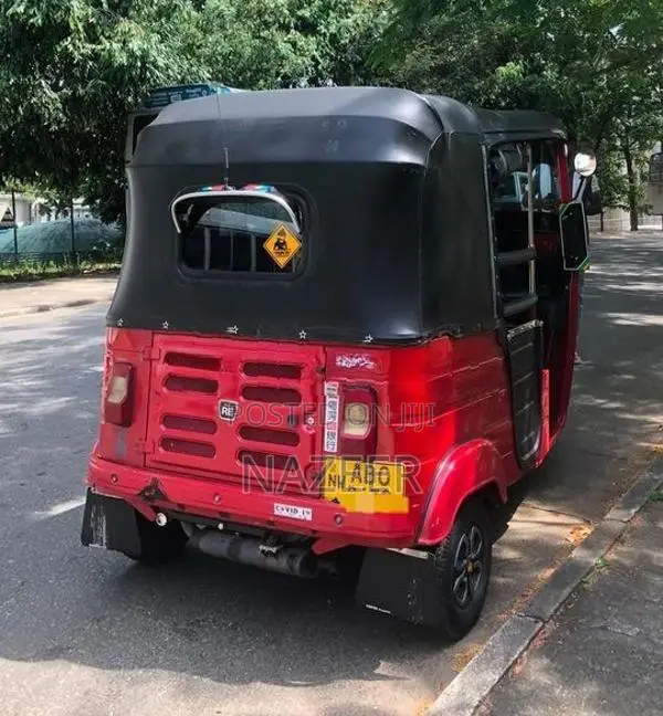 Bajaj RE 2016