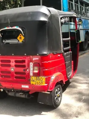 Bajaj RE 2016