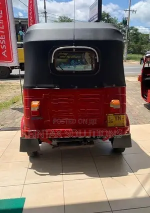 Bajaj RE 2011