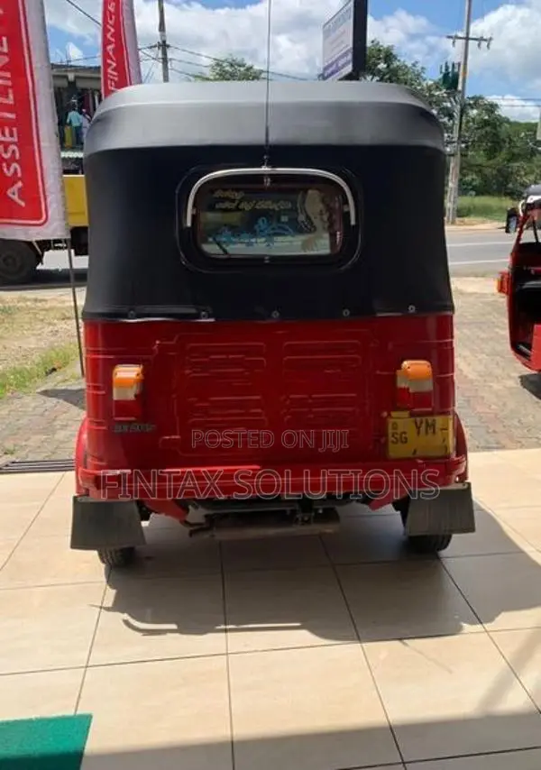 Bajaj RE 2011