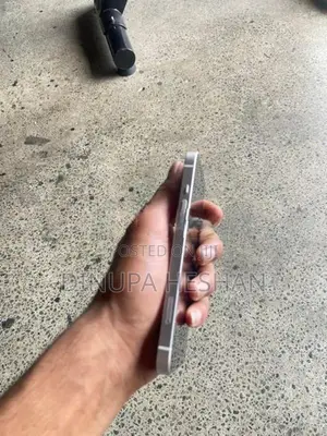 Apple iPhone 13 (Used)