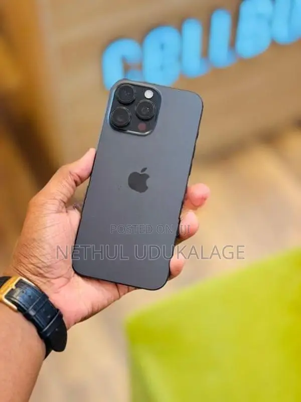 Apple iPhone 16 Pro Max 256GB (Black) (Used)