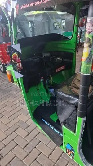 Bajaj RE 4Stroke 2012