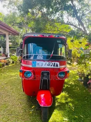 Bajaj RE 2011