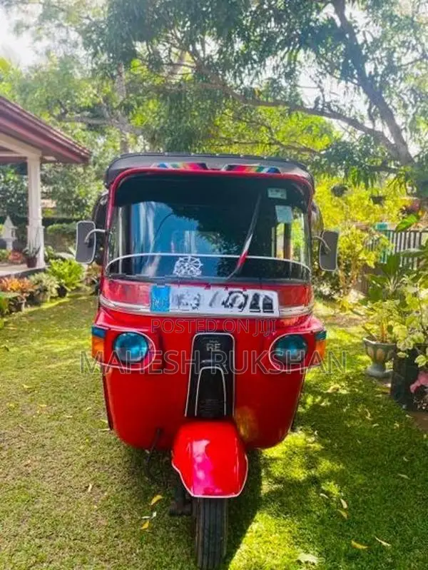 Bajaj RE 2011