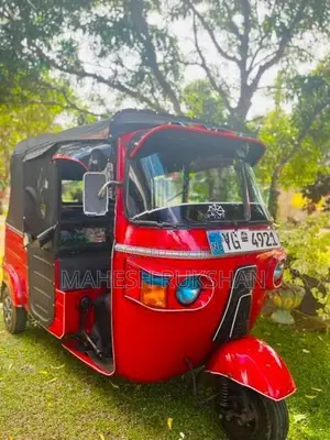Bajaj RE 2011