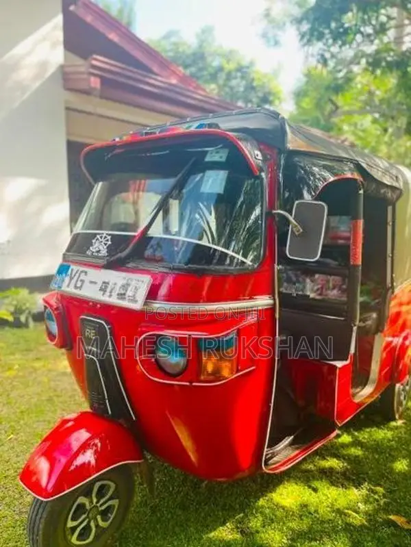 Bajaj RE 2011