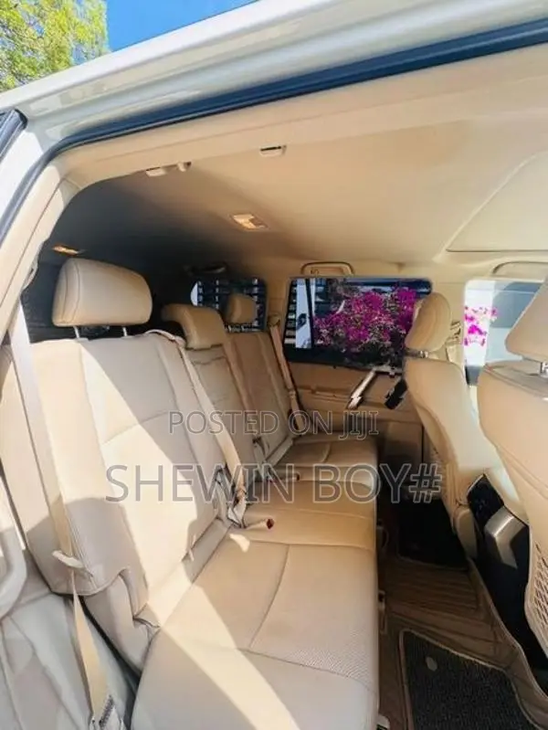 Toyota Land Cruiser Prado TX 2023