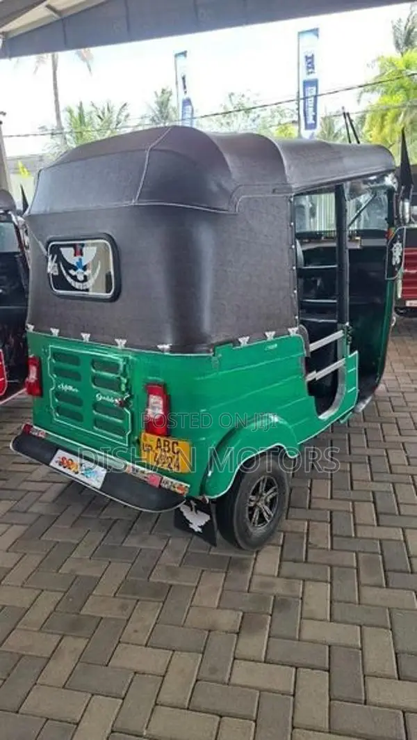 Bajaj RE 4Stroke 2015