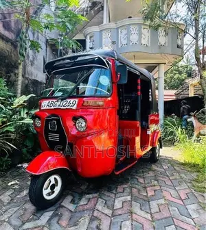 Bajaj RE 2015