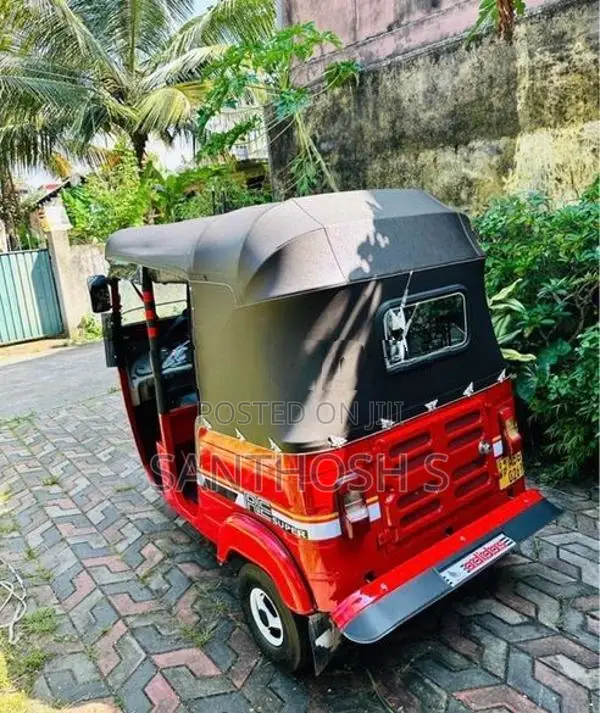 Bajaj RE 2015