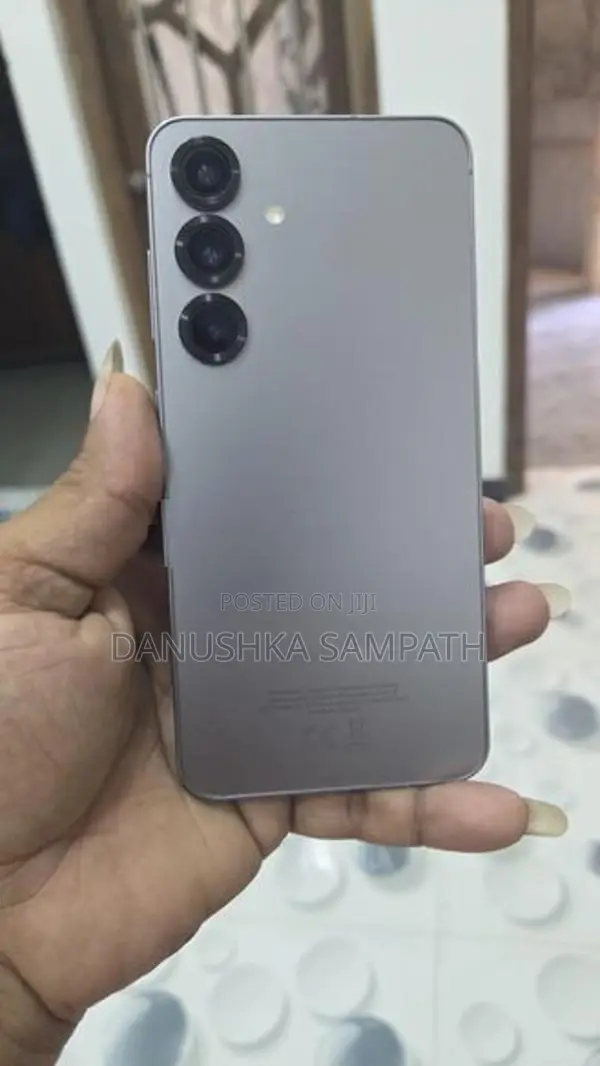 Samsung Galaxy S25 (Used)
