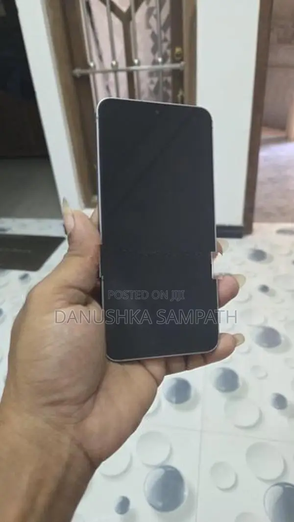 Samsung Galaxy S25 (Used)