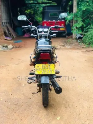 Bajaj CT100 2015