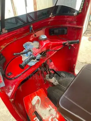 Bajaj RE 1999