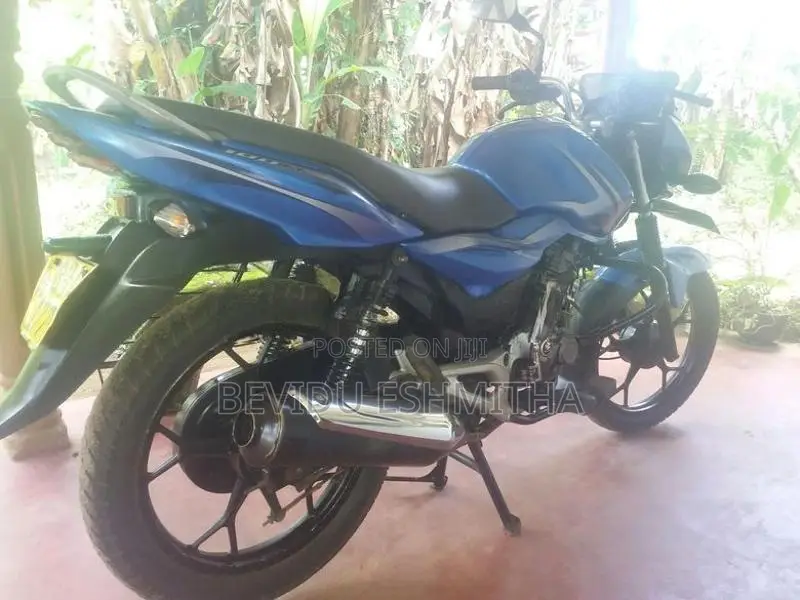 Bajaj Discover 2015