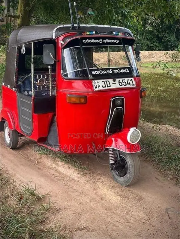 Bajaj RE 2004
