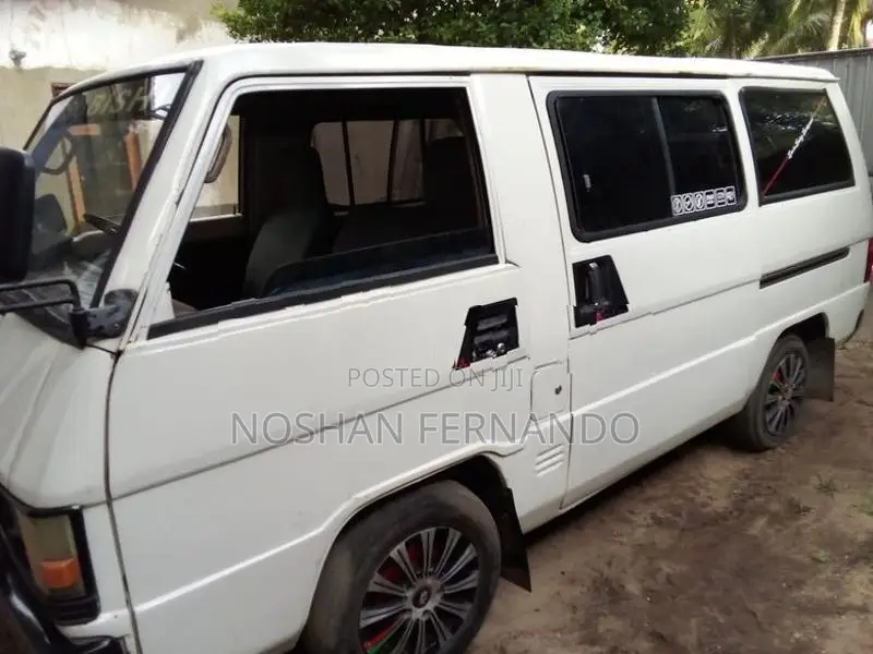 Mitsubishi Delica 1986