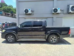 Toyota Hilux 2WD 2012