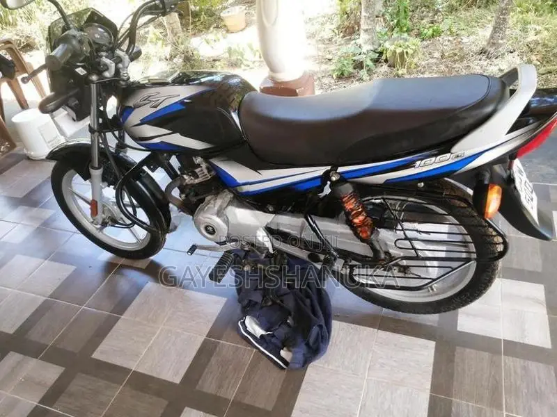 Bajaj CT100 2025
