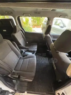 Toyota Voxy 2015
