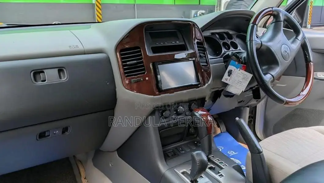 Mitsubishi Montero 2006