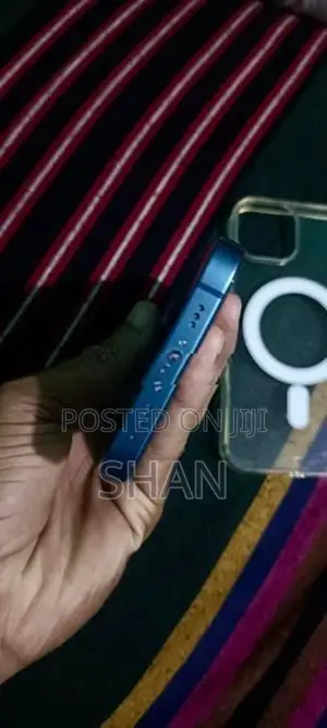 Apple iPhone 13 (Used)