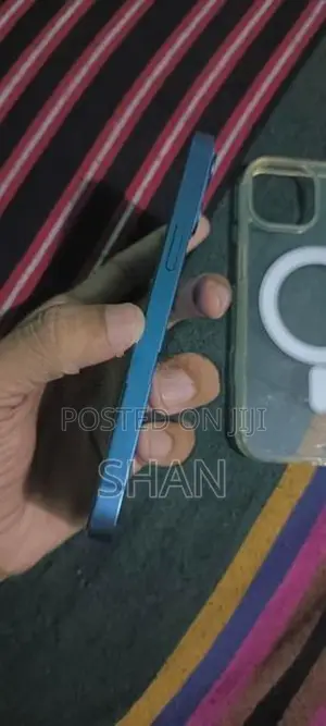 Apple iPhone 13 (Used)