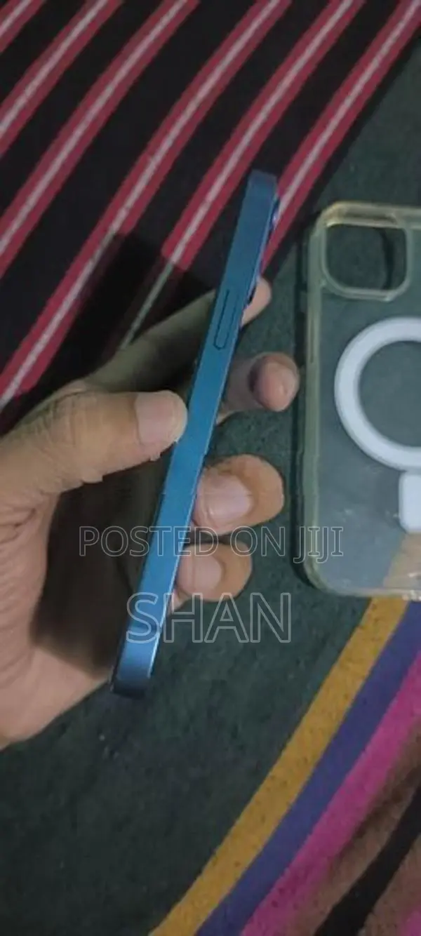 Apple iPhone 13 (Used)