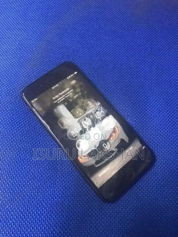 Apple iPhone SE 2 (Used)