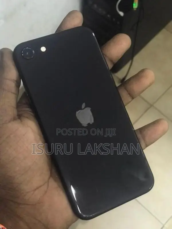 Apple iPhone SE 2 (Used)