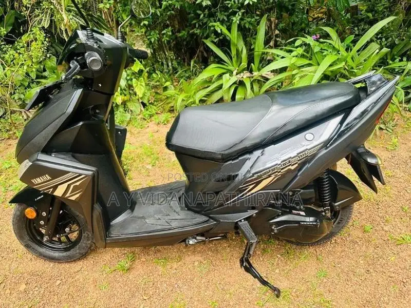 Yamaha RayZR Dark Night 2019