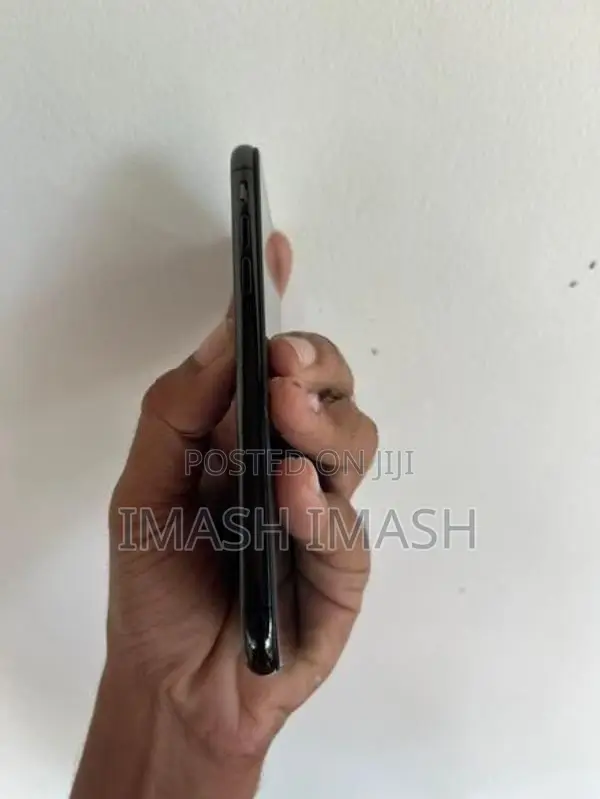 Apple iPhone XS (Used)