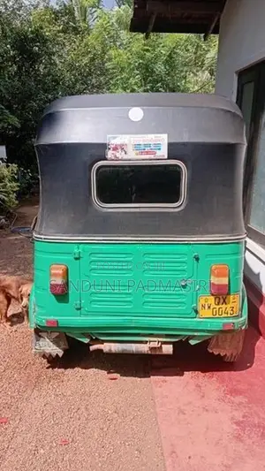 Bajaj RE 2010