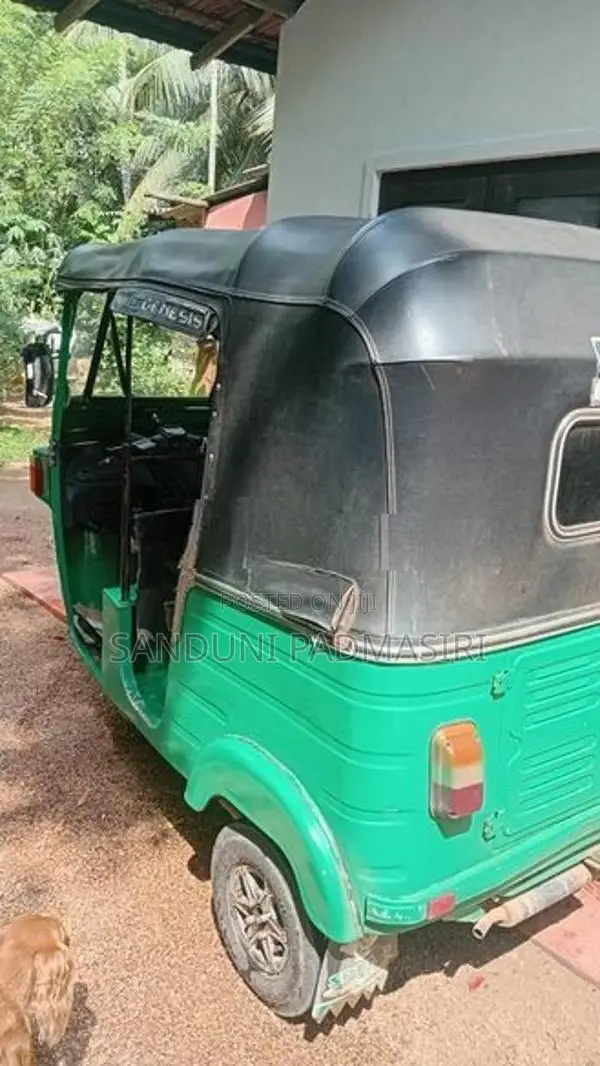 Bajaj RE 2010