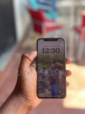 Apple iPhone XS (Used)