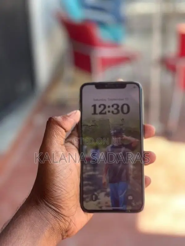 Apple iPhone XS (Used)