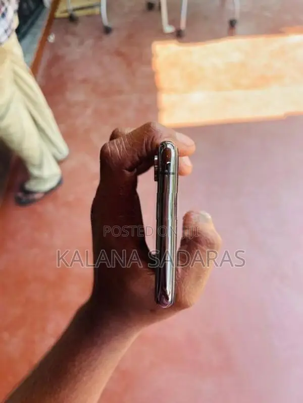 Apple iPhone XS (Used)
