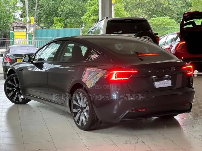 Tesla Model 3 HIGHLAND FACE LIFT 2024