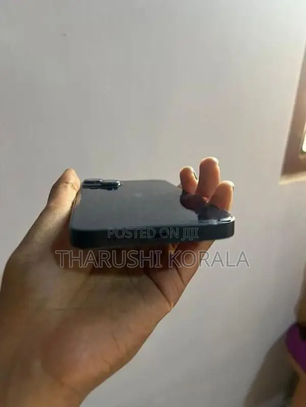 Apple iPhone 13 (Used)