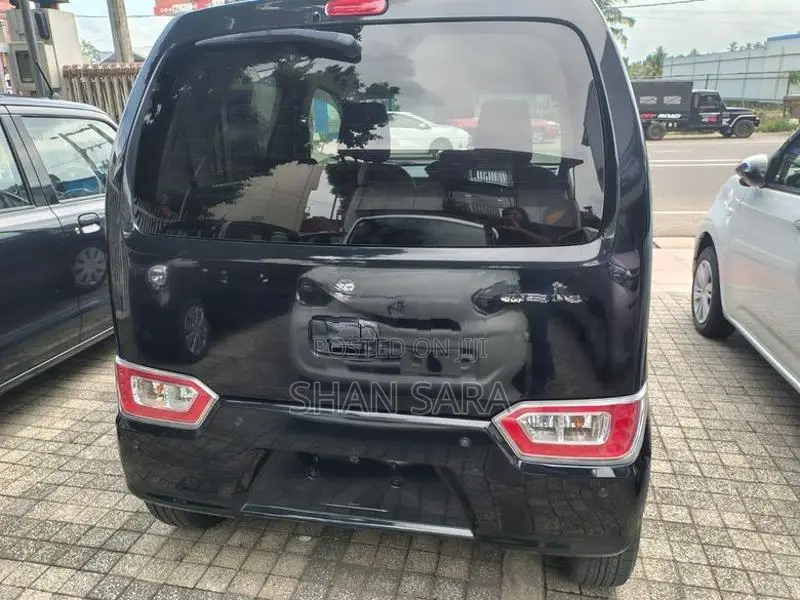 Suzuki Wagon R FX 2025