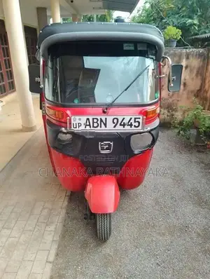 Bajaj RE 2016