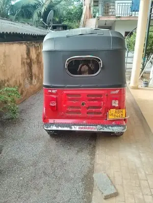 Bajaj RE 2016