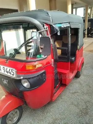 Bajaj RE 2016