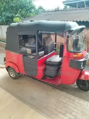 Bajaj RE 2016