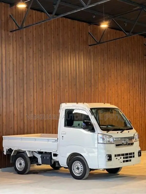 Toyota Pixis 2023