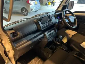 Toyota Pixis 2023